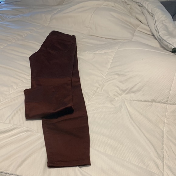 Reitmans R Essential burgundy jeans - Picture 2 of 3